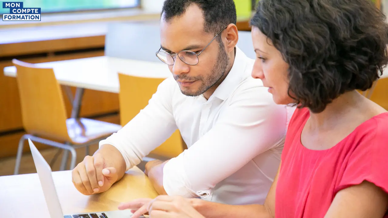 formation avec son employeur ou le Pole Emploi